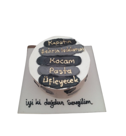 Konuşan şantili siyah yazılı pasta